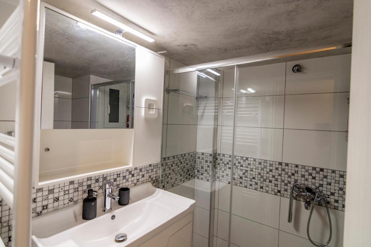Luxury Apartment 10' From The Center! Athènes Extérieur photo
